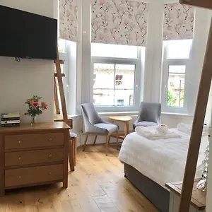 https://the-old-vic-guest-house.yorkshirehotels.net